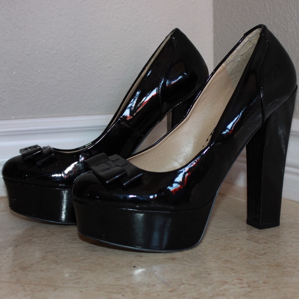 Black Chunky High Heels